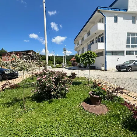 Lejlighedshotel Emro-s 4*